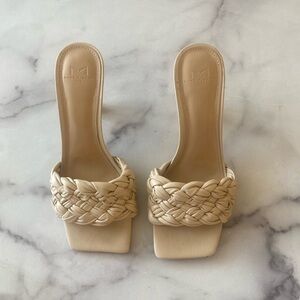 Marc Fisher Ecru Mule 8.5